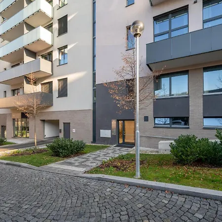 William's Modern Luxe By The Station *