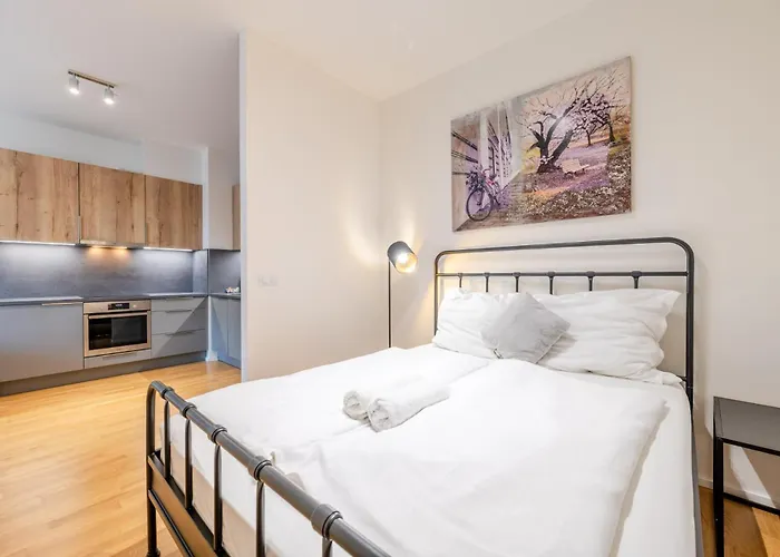 William's Modern Luxe By The Station *