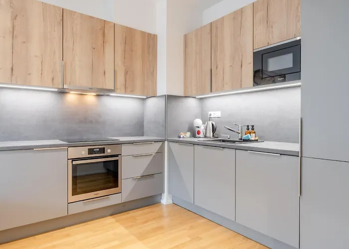 William's Modern Luxe By The Station Appartement