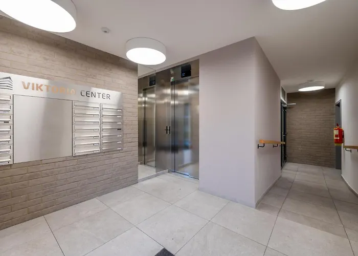 William's Modern Luxe By The Station Apartament