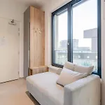 Apartment William's Modern Luxe By The Station *